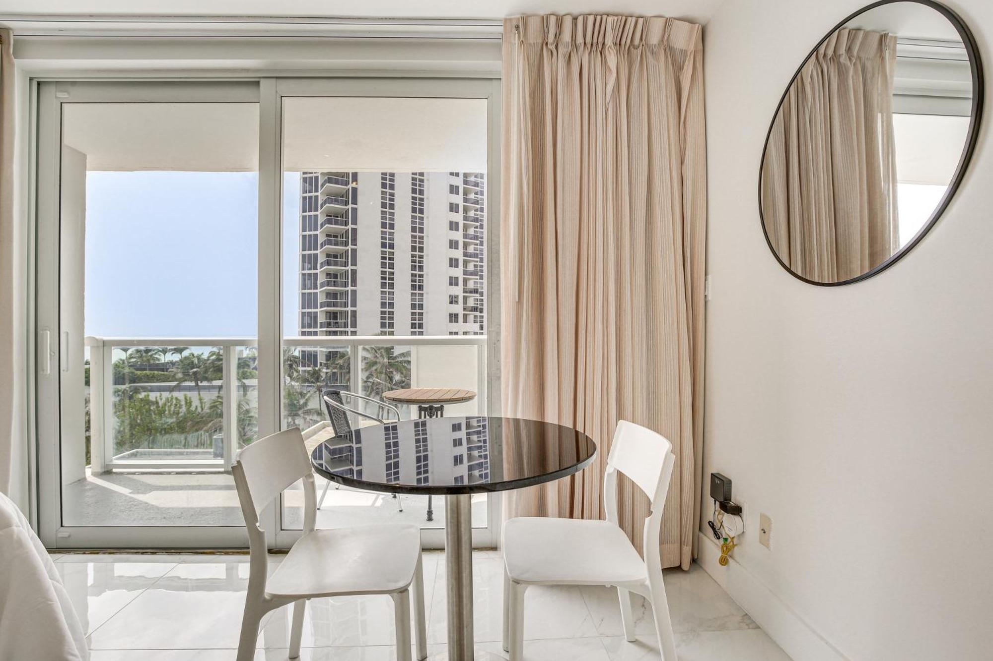 Sunny Isles Beach Resort Studio With Ocean Views Kültér fotó